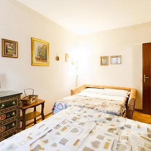 Grazioso Appartamentino A Due Passi Dalla Pista Ciclabile Con Giardino E Garage , Sanremo Italia